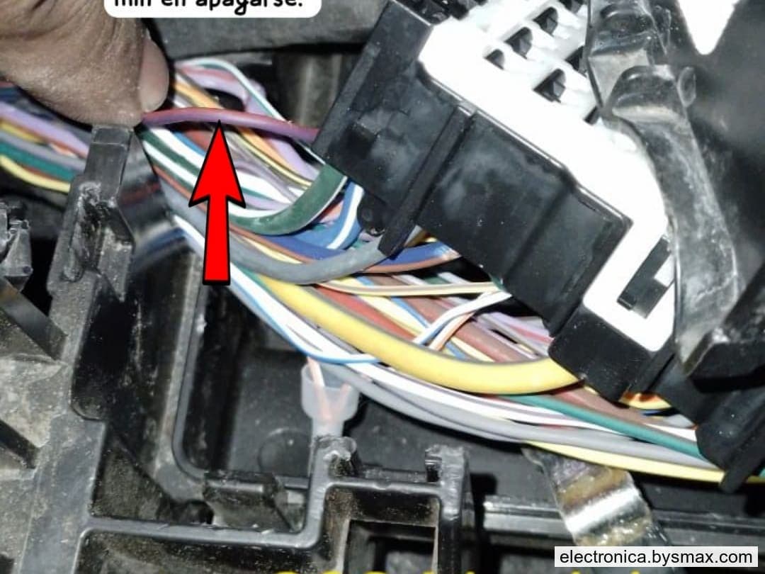 Paso 1: CORTE A IGNICIÓN, CABLE COLOR MORADO CON FRANJA RO