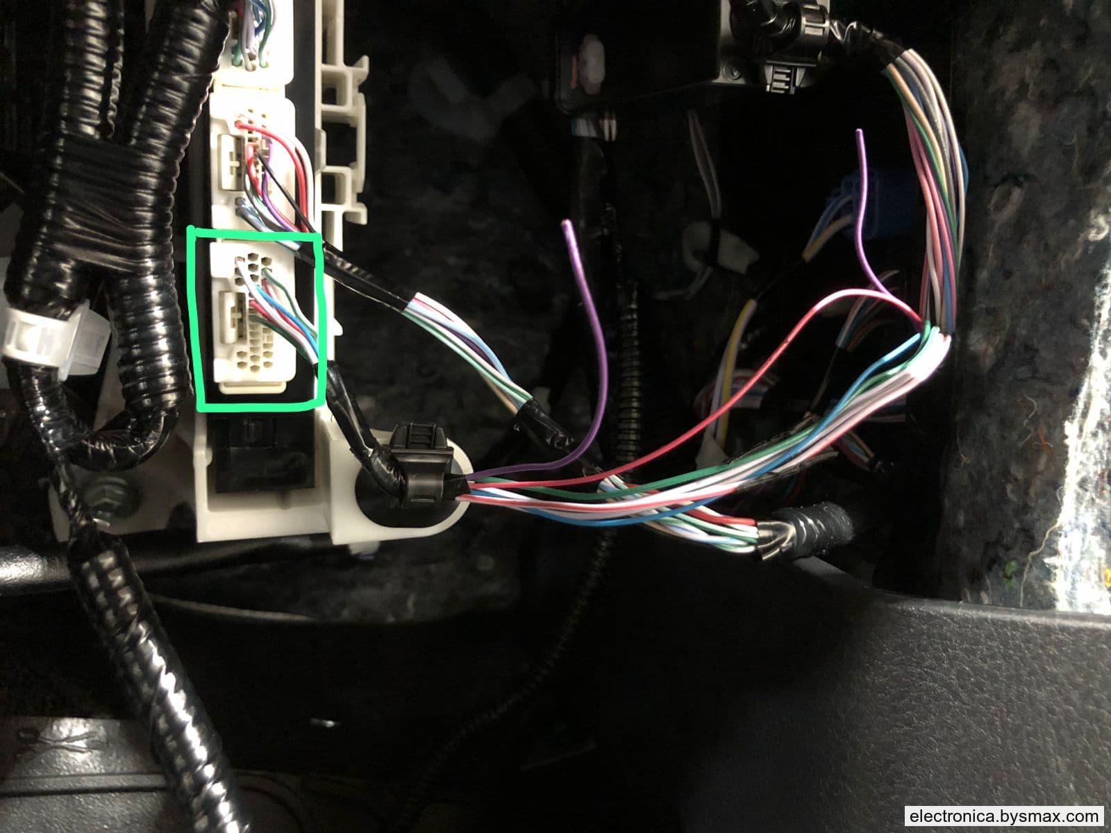 Paso 1: CORTE A IGNICIÓN, CABLE COLOR LILA UBICADO EN LOS 