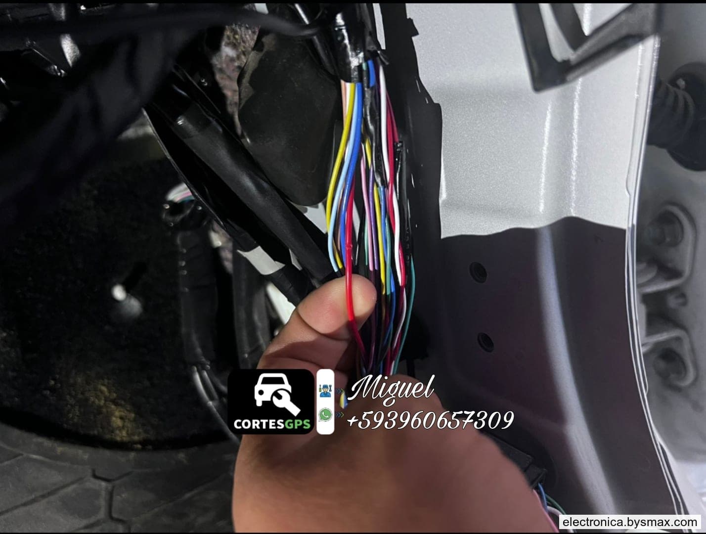 Paso 1: CORTE A LA BOMBA, CABLE COLOR ROJO UBICADO EN EL E