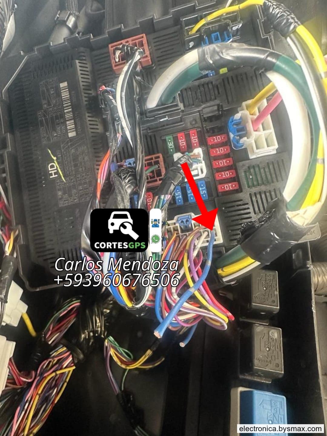 Paso 1: CORTE A IGNICION, CABLE AZUL CON PUNTOS GRISES UBI