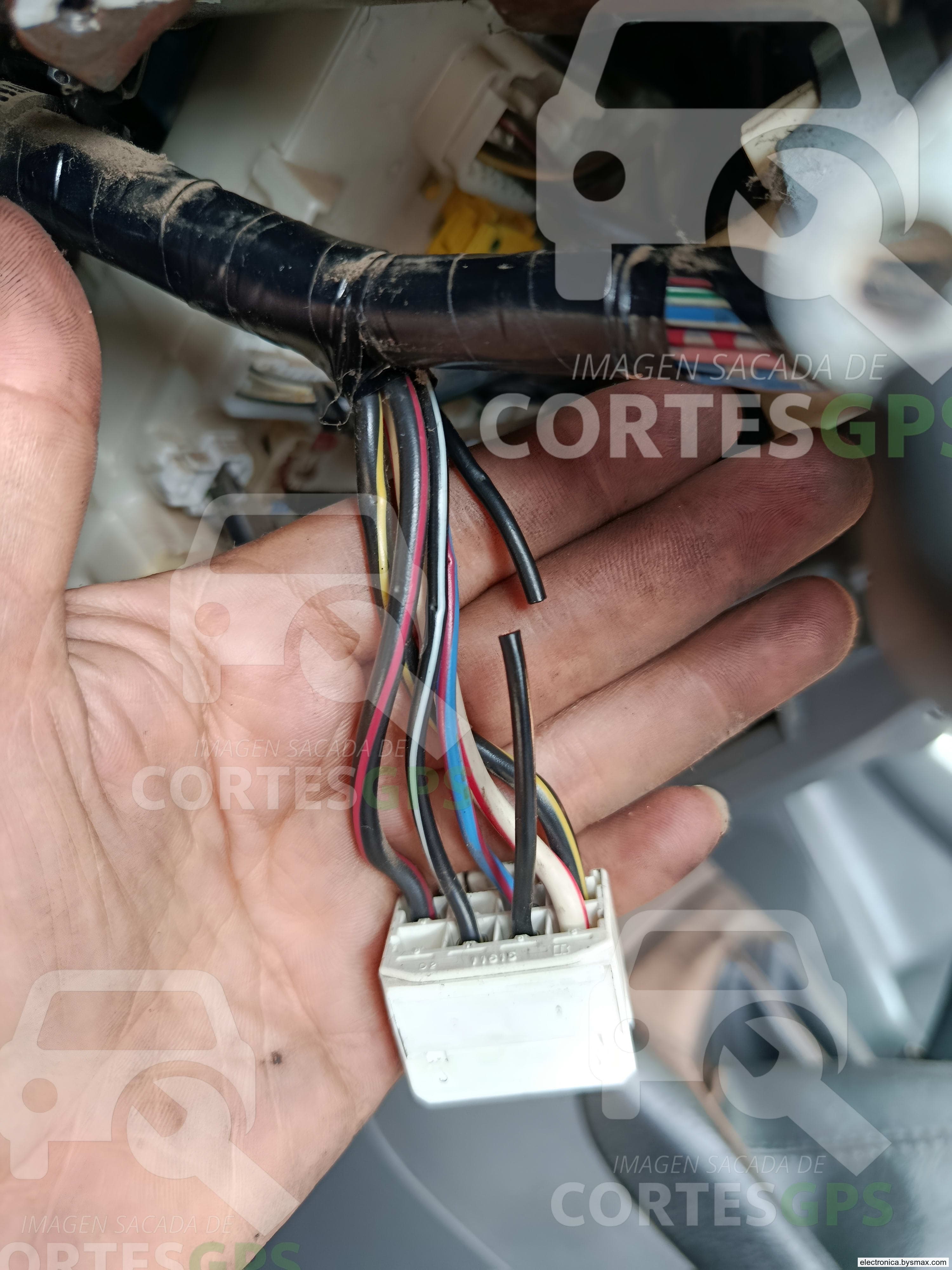 Paso 1: CORTE A IGNICION, CABLE COLOR NEGRO EN EL SWICHE