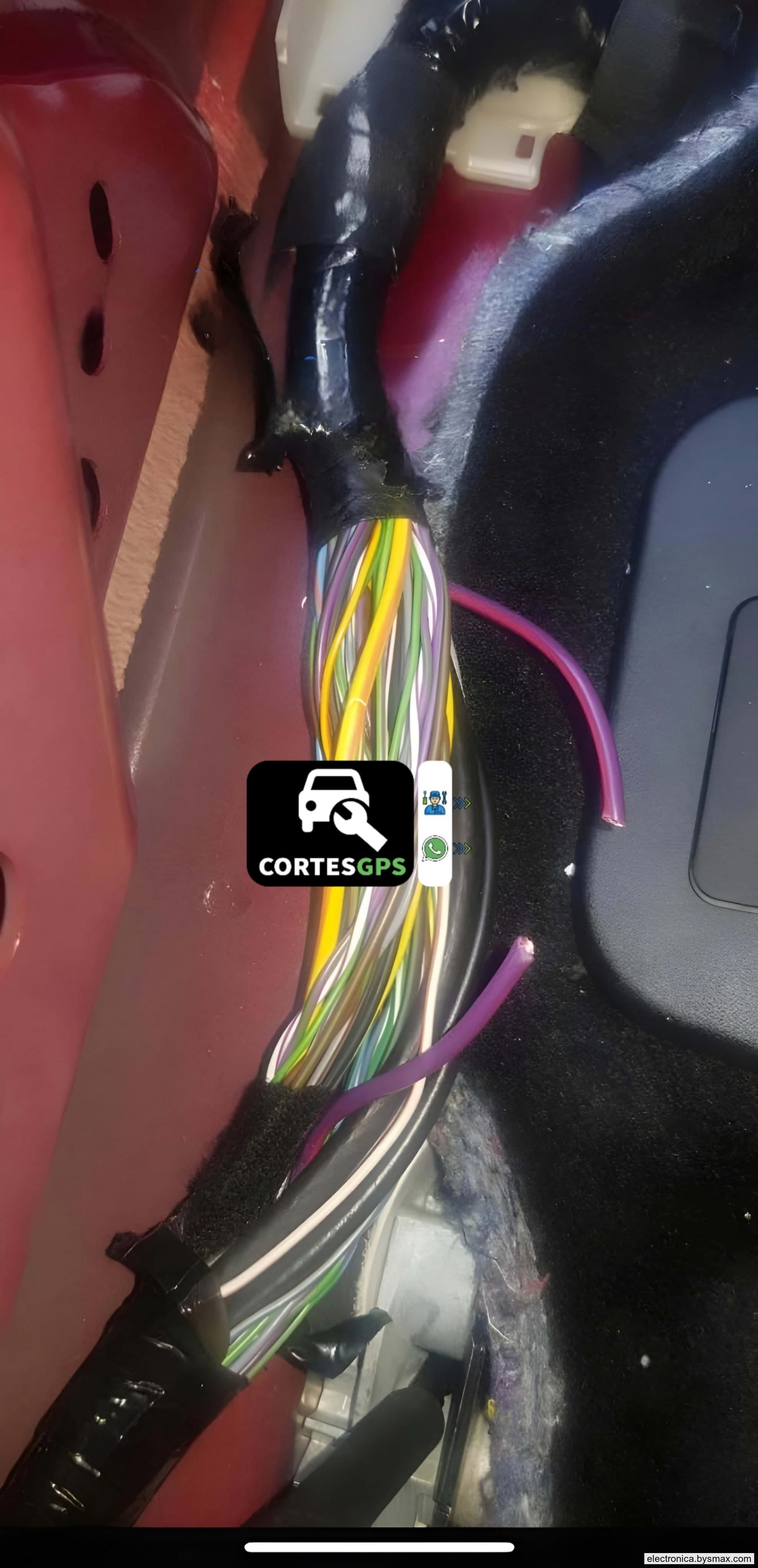 Paso 1: CORTE A LA BOMBA, CABLE COLOR LILA CON FRANJA ROJA