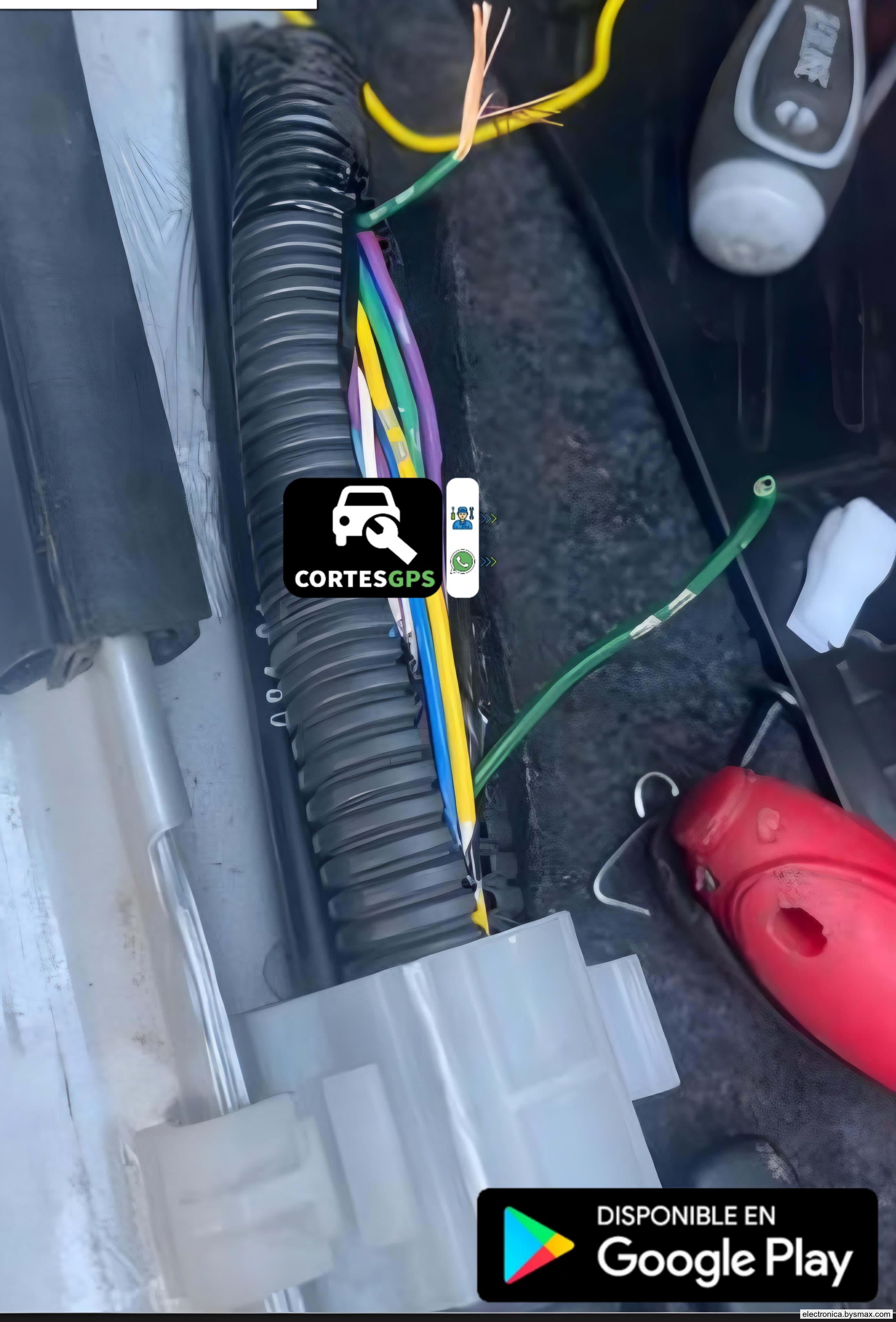 Paso 1: CORTE A LA BOMBA, CABLE COLOR VERDE EN EL ESTRIBO 