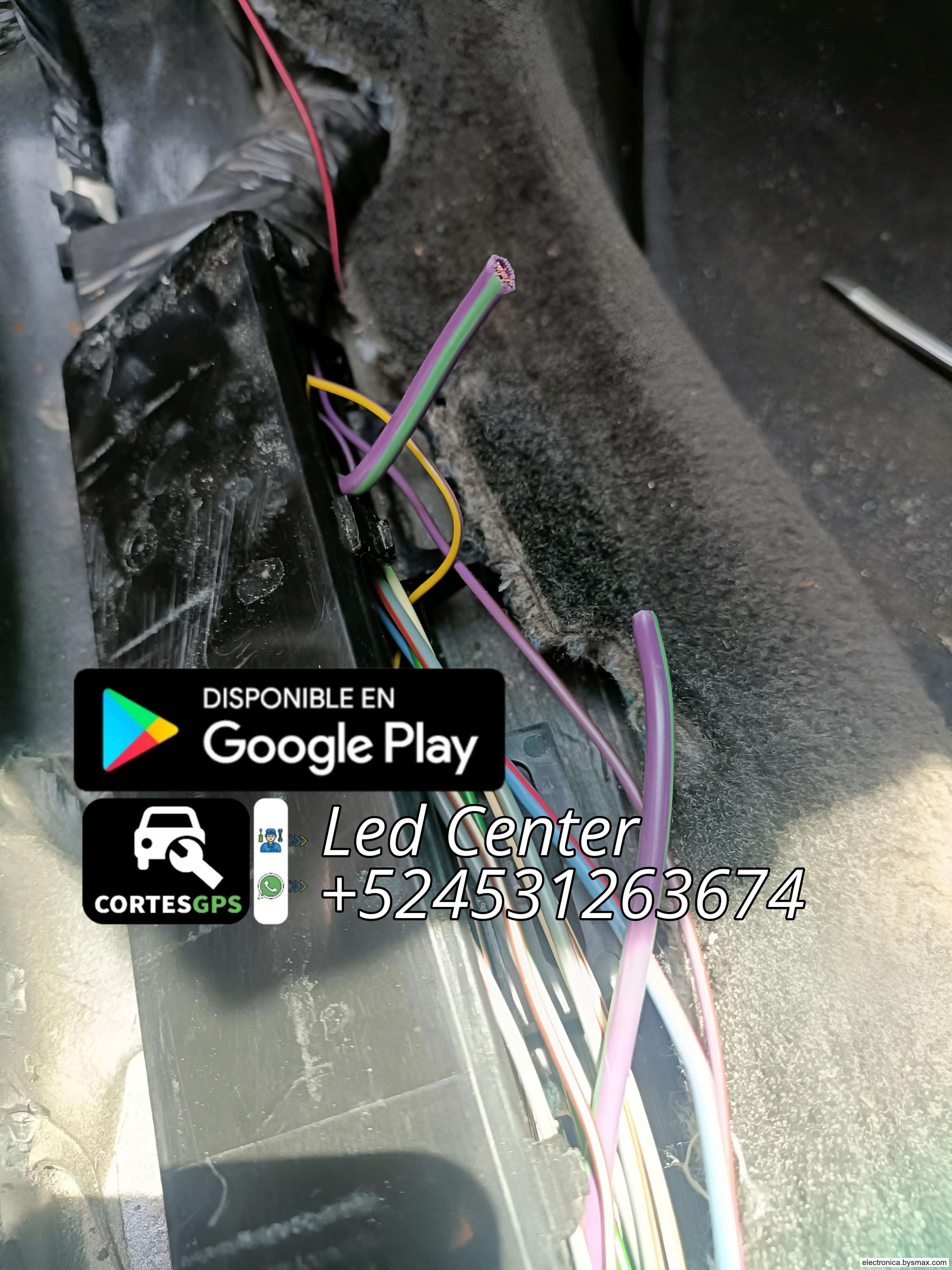 Paso 1: CORTE A LA BOMBA, CABLE COLOR LILA CON FRANJA VERD