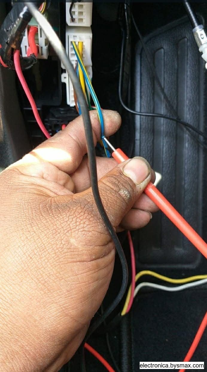 Paso 1: Tipo de Corte: Bomba Color del Cable: AMARILLO/AZ