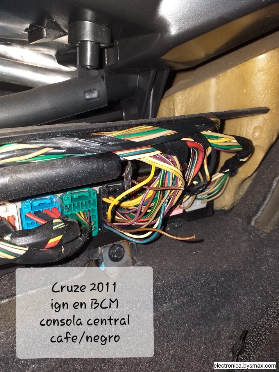 Paso 1: Tipo de Corte: Ignicion
Color del Cable: Cafe/Mor