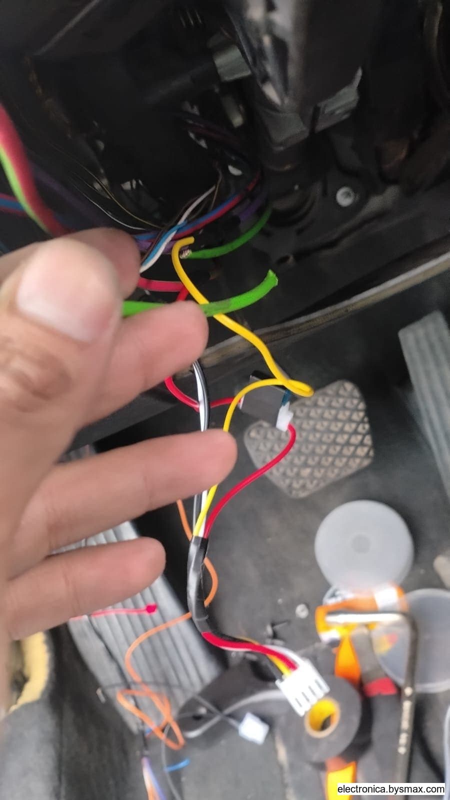 Paso 1: Cable verde en el switch